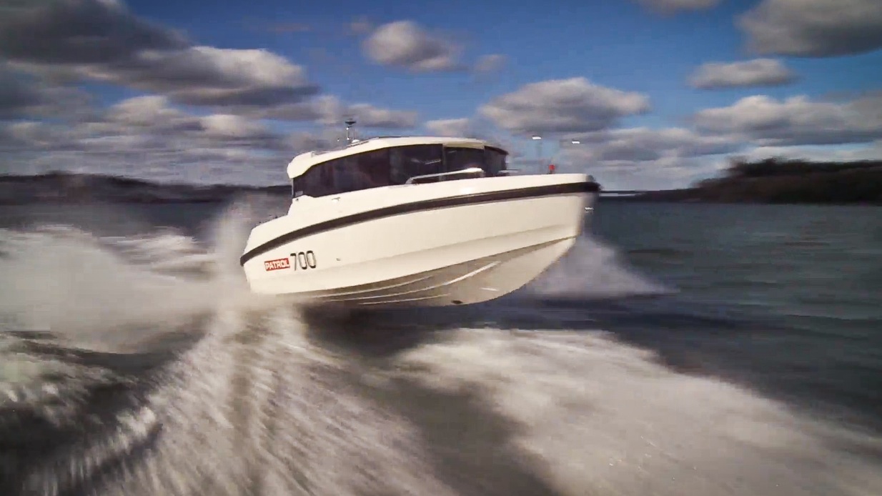 Bella 700 Patrol - tuff hyttracer med resonans
