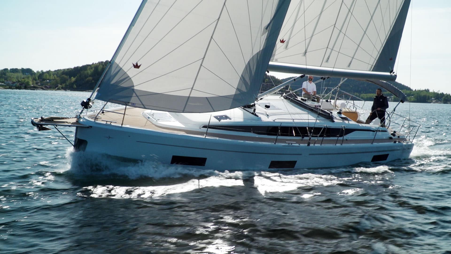Bavaria C42 – komfortabel och befriande prestigelös