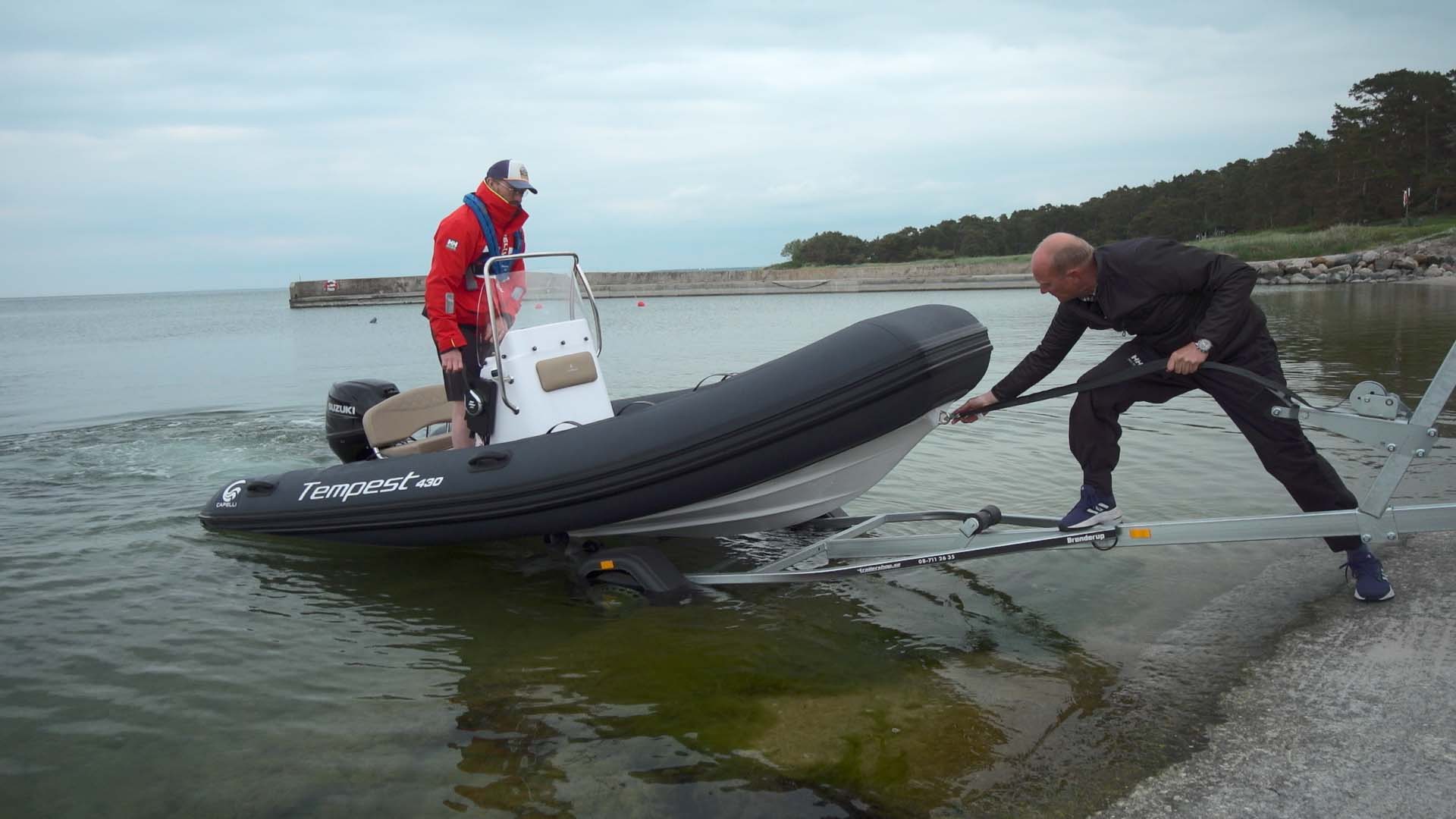 Capelli 430 Tempest – det trailerburna båtlivet
