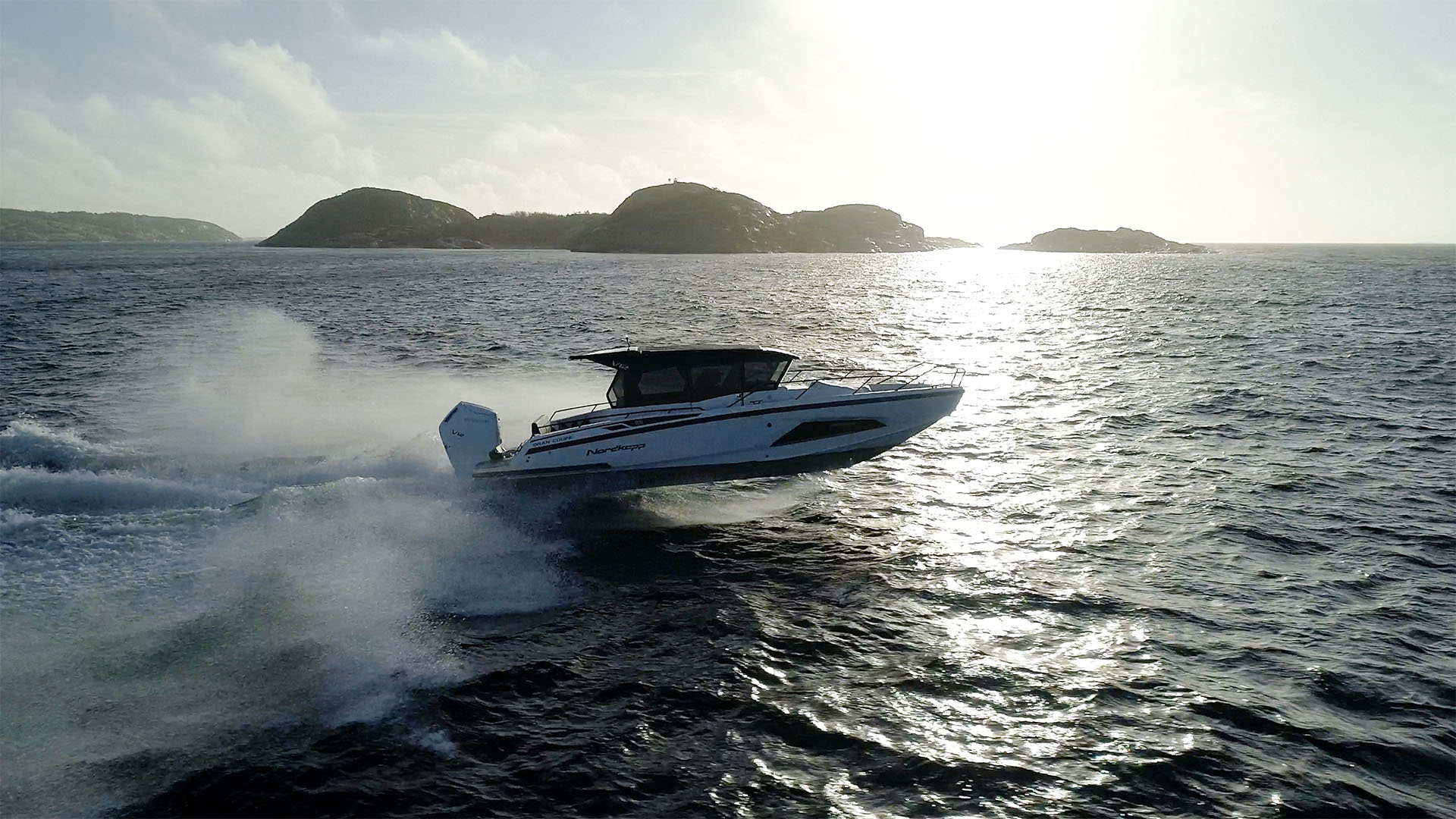 Nordkapp 905 Gran Coupe V12 – sport och familjekomfort