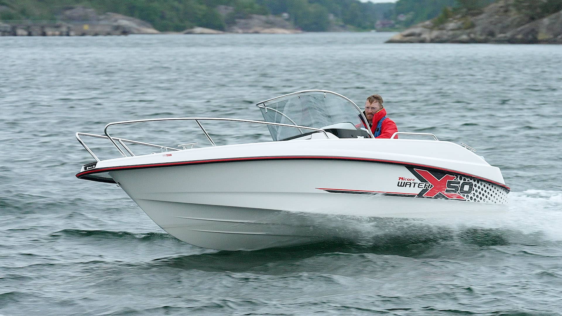 Featured image for Micore Xw50cc – en doldis och tuffing bland styrpulpetbåtar