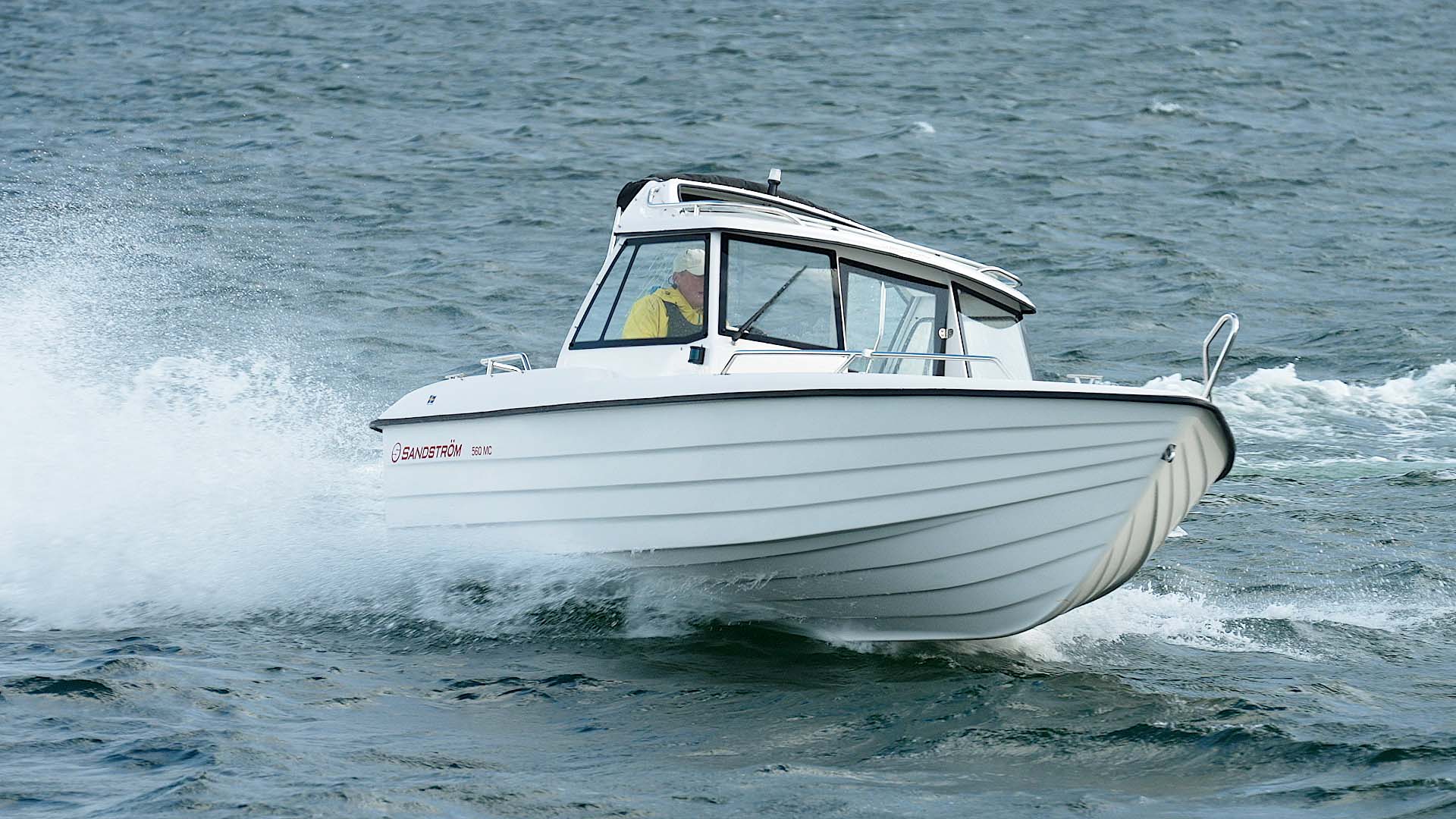 Sandström 560 MC – hyttbåten som kan lite av allt