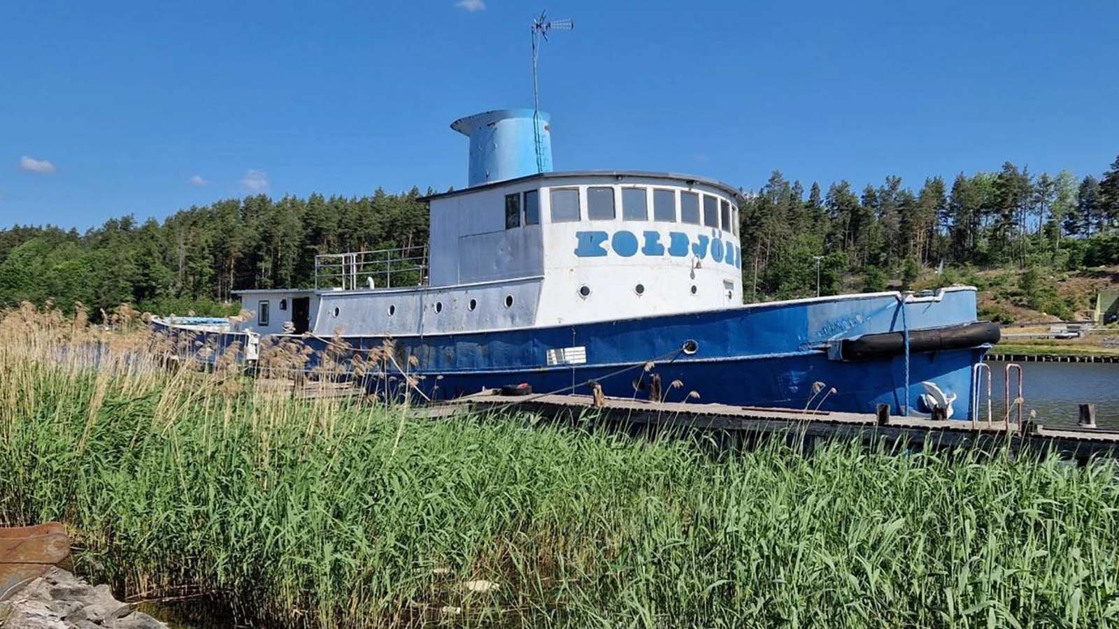 Featured image for Bli husbåtsägare till vrakpris – historiska bogserbåten till salu