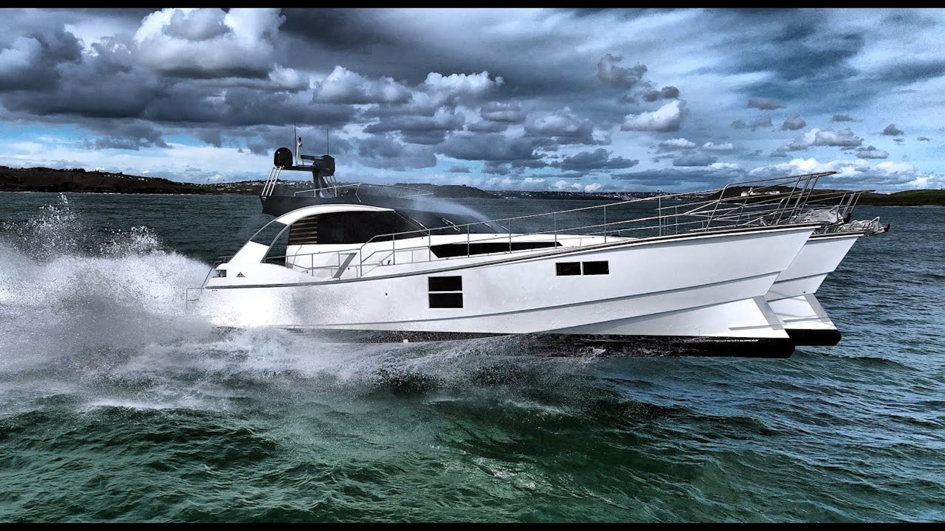 T-2000 Voyager – motorkatamaranen som gör 50 knop! – Skippo.se